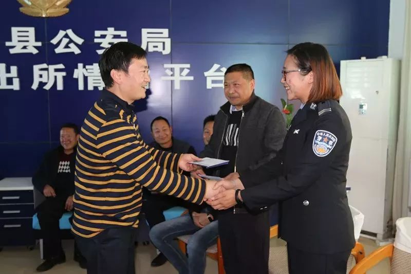 ac米兰中文官网-球队主教练遭遇抢劫，警方刑事侦查
